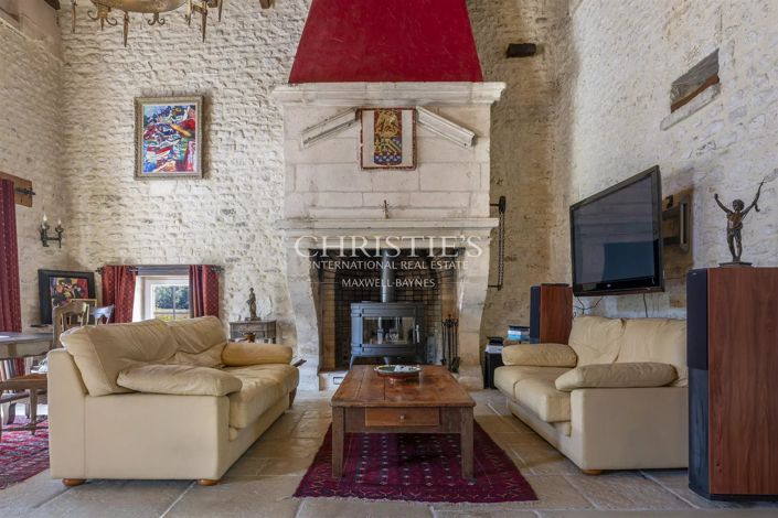 Image No.9-6 Bed House for sale