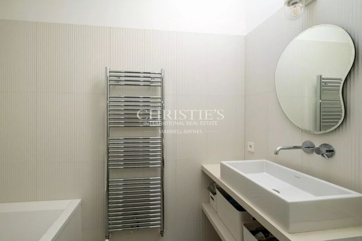 Image No.11-5 Bed House for sale