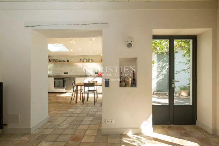 Image No.2-5 Bed House for sale