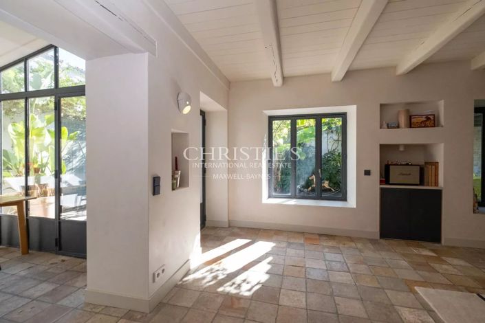 Image No.4-5 Bed House for sale