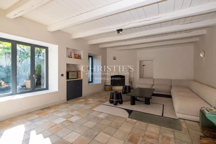 Image No.5-5 Bed House for sale