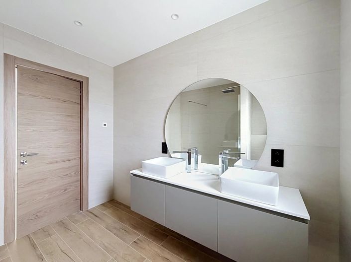 Image No.11-3 Bed House for sale