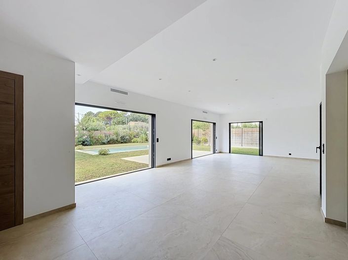 Image No.7-3 Bed House for sale