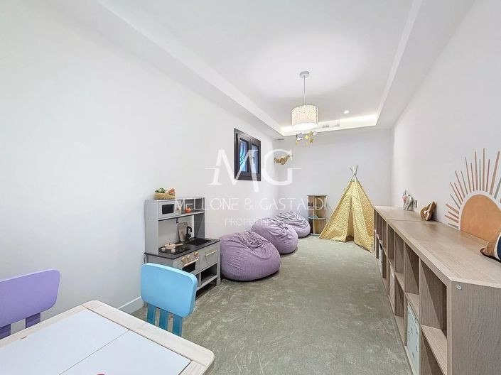 Image No.16-5 Bed House for sale