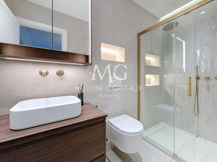 Image No.20-5 Bed House for sale