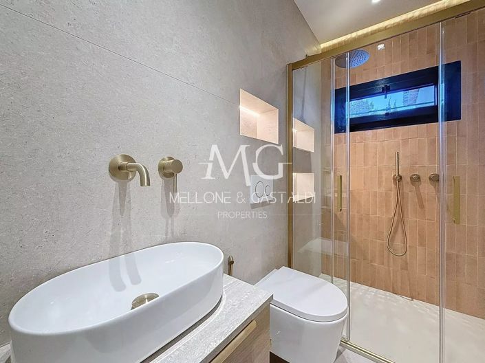 Image No.21-5 Bed House for sale