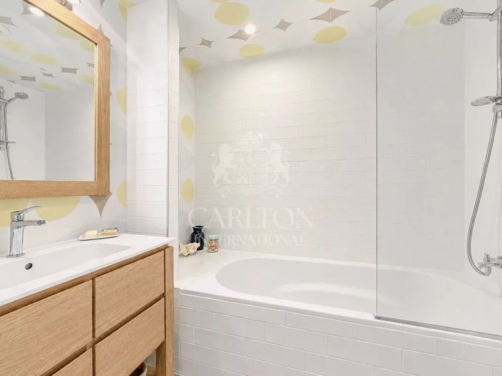 Image No.20-4 Bed House for sale