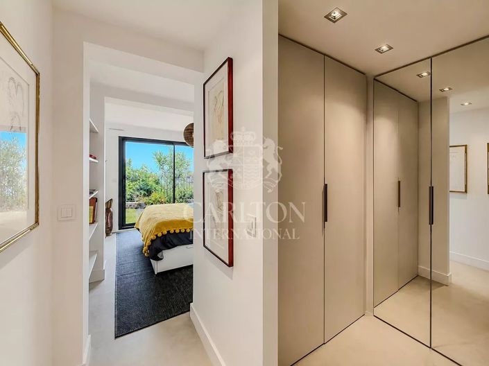 Image No.22-4 Bed House for sale