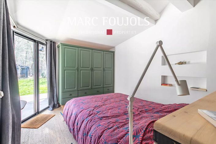 Image No.6-5 Bed House for sale