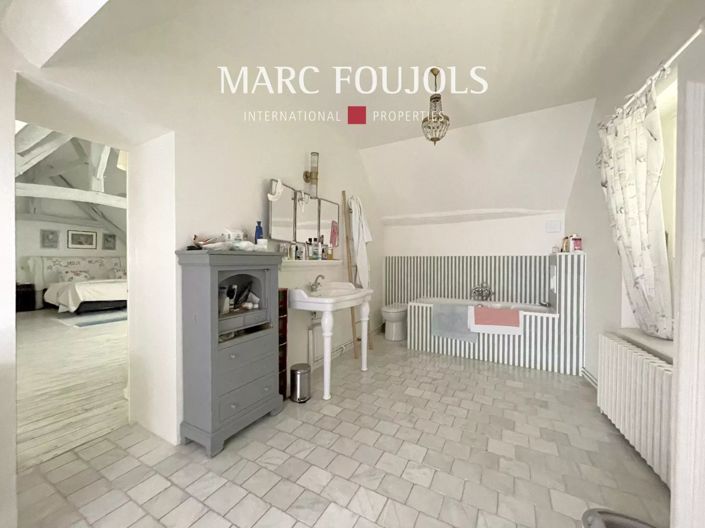Image No.16-5 Bed House for sale