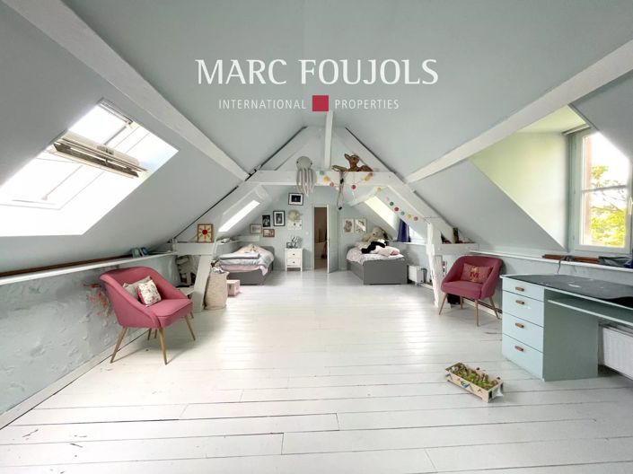 Image No.18-5 Bed House for sale