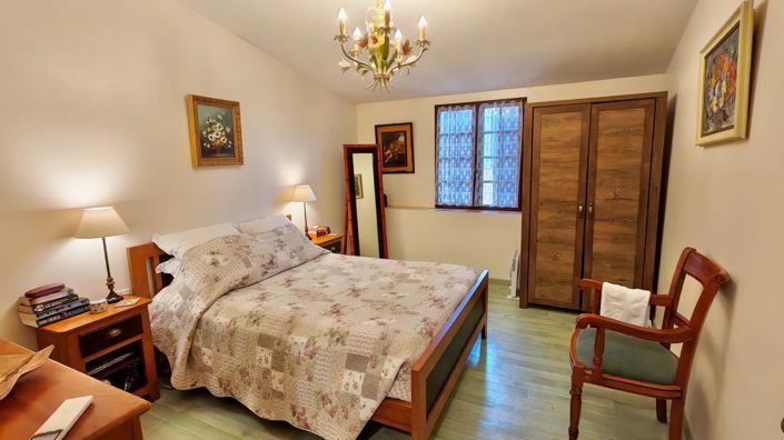 Image No.10-2 Bed House for sale