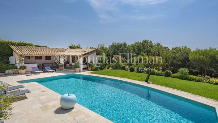 Image No.2-6 Bed House for sale