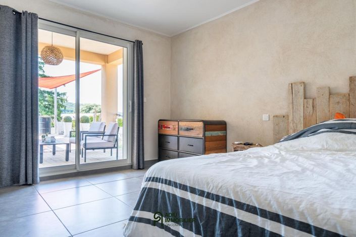 Image No.10-5 Bed House for sale