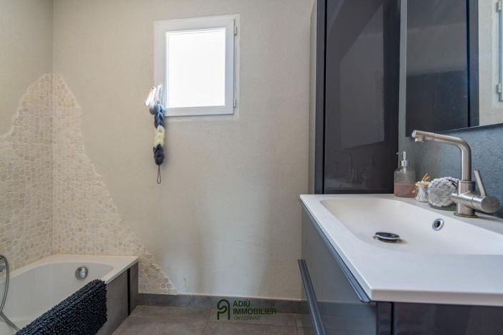 Image No.11-5 Bed House for sale