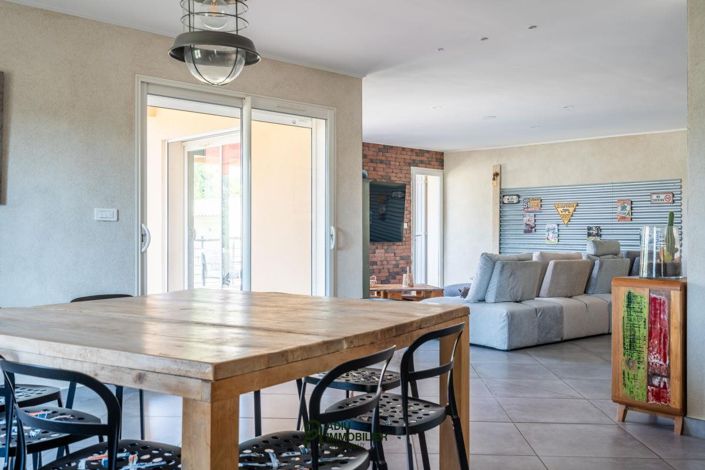 Image No.6-5 Bed House for sale