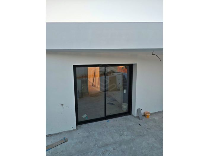 Image No.15-4 Bed House for sale