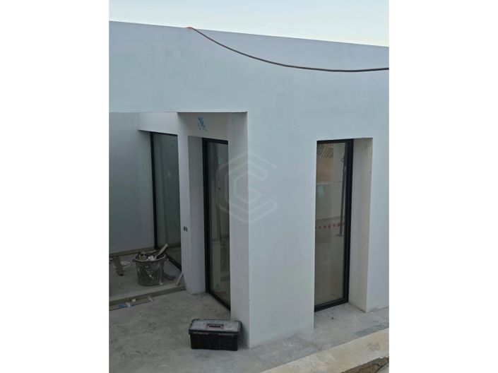 Image No.16-4 Bed House for sale