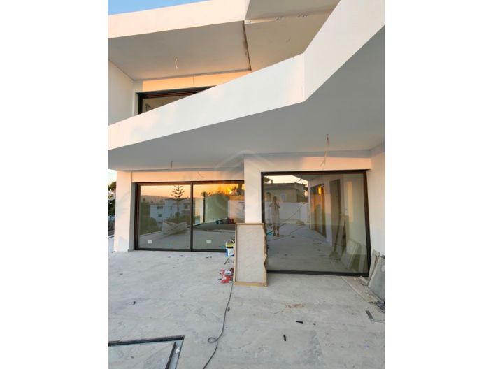 Image No.3-4 Bed House for sale