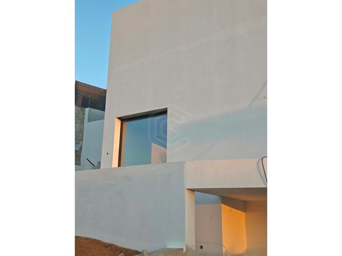 Image No.4-4 Bed House for sale