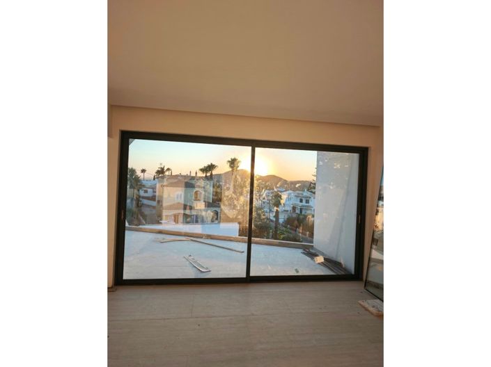 Image No.5-4 Bed House for sale