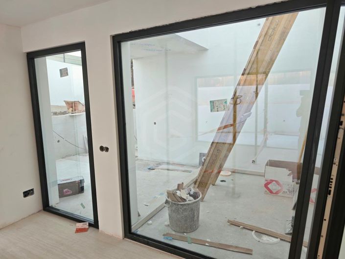 Image No.6-4 Bed House for sale