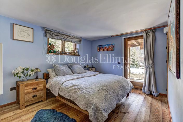 Image No.12-3 Bed House for sale