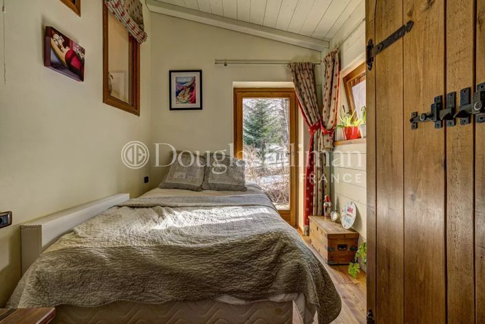 Image No.14-3 Bed House for sale