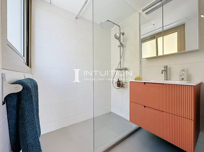 Image No.20-2 Bed Apartment for sale