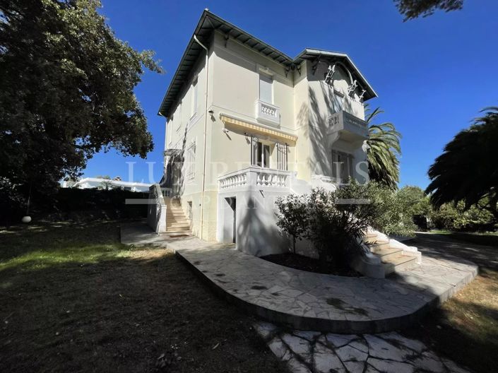 Image No.6-5 Bed House for sale