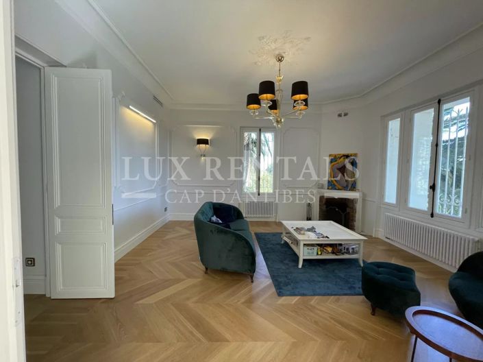 Image No.8-5 Bed House for sale