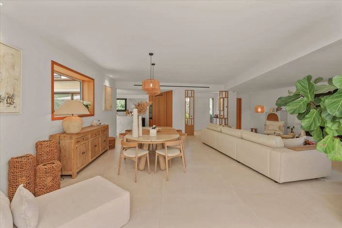 Image No.7-5 Bed House for sale