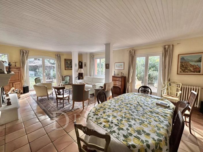 Image No.11-4 Bed House for sale