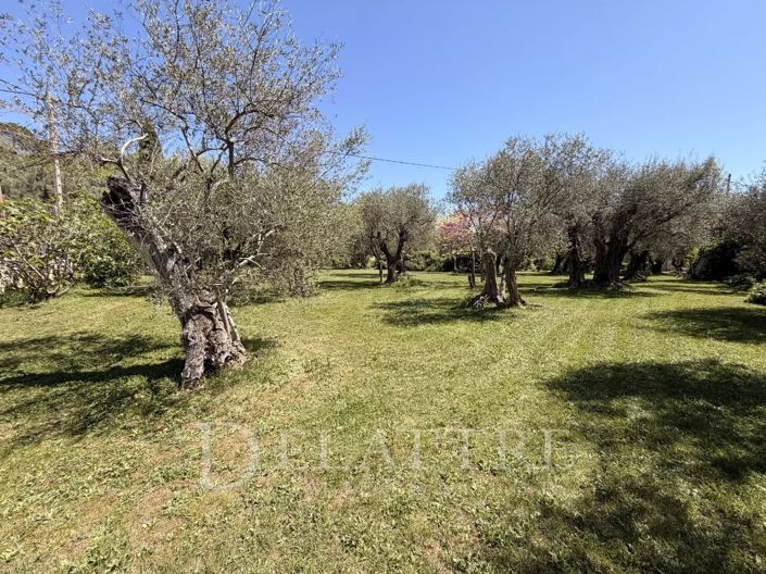 Image No.8-4 Bed House for sale