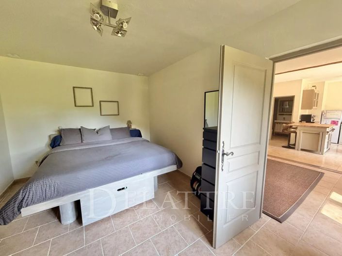 Image No.20-5 Bed House for sale