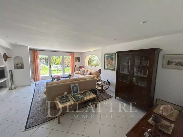 Image No.18-3 Bed House for sale