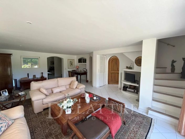 Image No.8-3 Bed House for sale