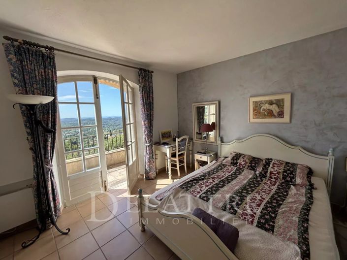 Image No.11-3 Bed House for sale