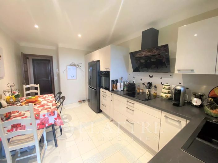 Image No.5-4 Bed House for sale
