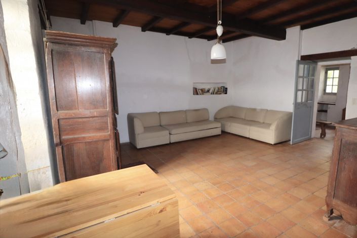 Image No.2-4 Bed House for sale