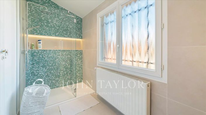 Image No.17-7 Bed House for sale