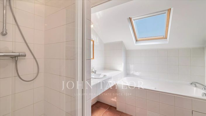 Image No.19-7 Bed House for sale