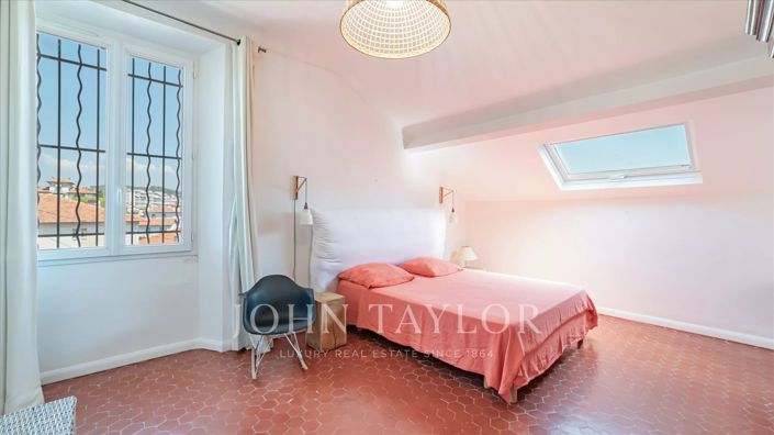 Image No.20-7 Bed House for sale