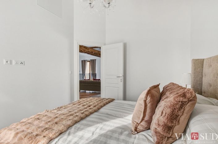 Image No.6-5 Bed House for sale