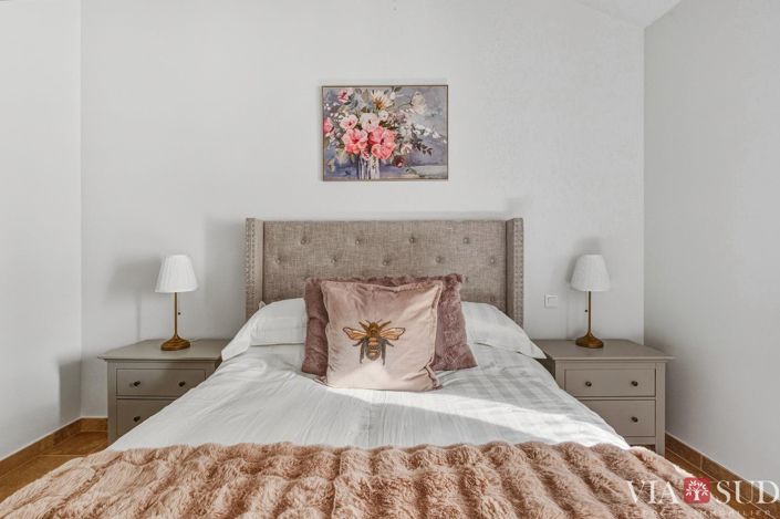 Image No.7-5 Bed House for sale