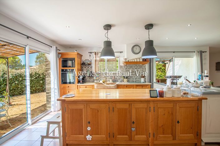 Image No.26-5 Bed House for sale