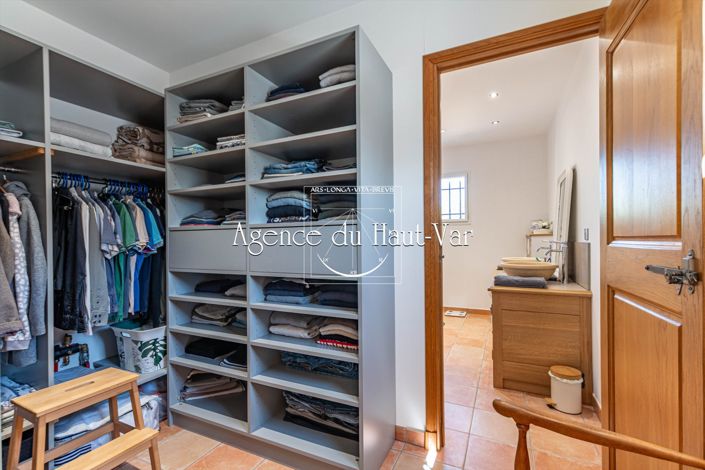 Image No.29-5 Bed House for sale