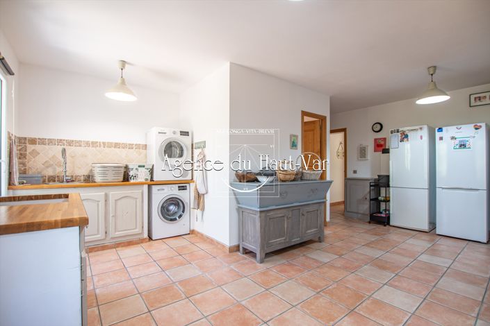 Image No.32-5 Bed House for sale