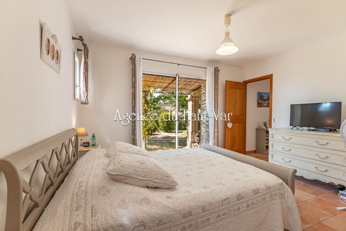 Image No.34-5 Bed House for sale