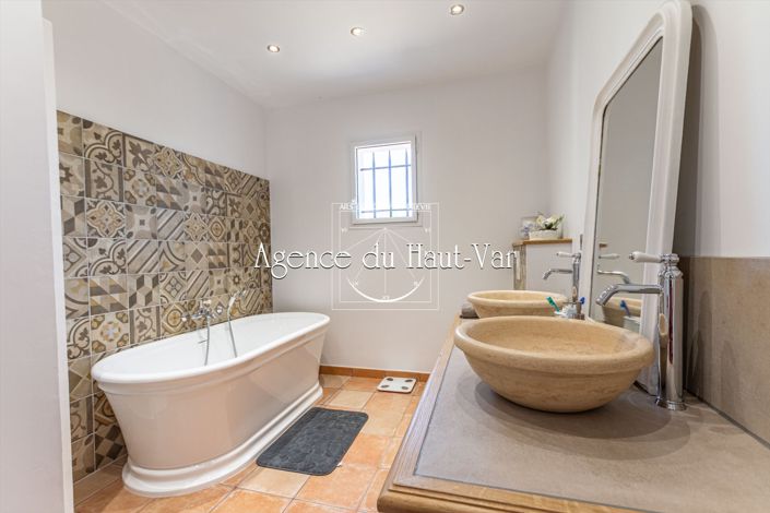 Image No.35-5 Bed House for sale